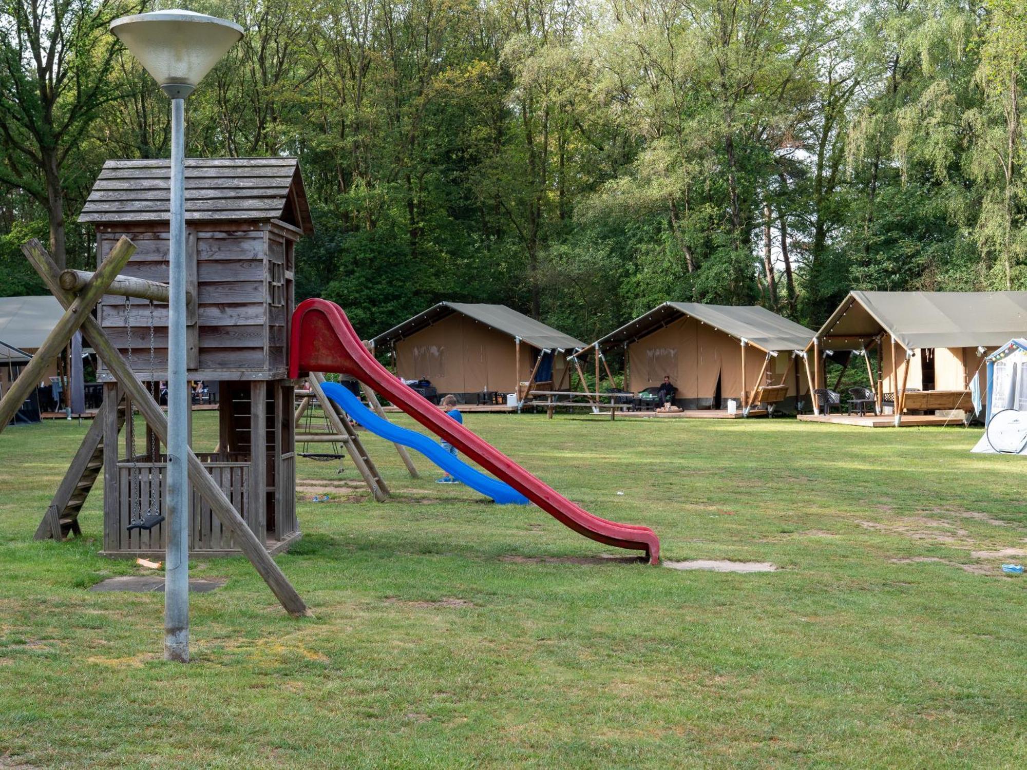 ホテル Recreatiepark De Wrange ドゥーティンヘム エクステリア 写真